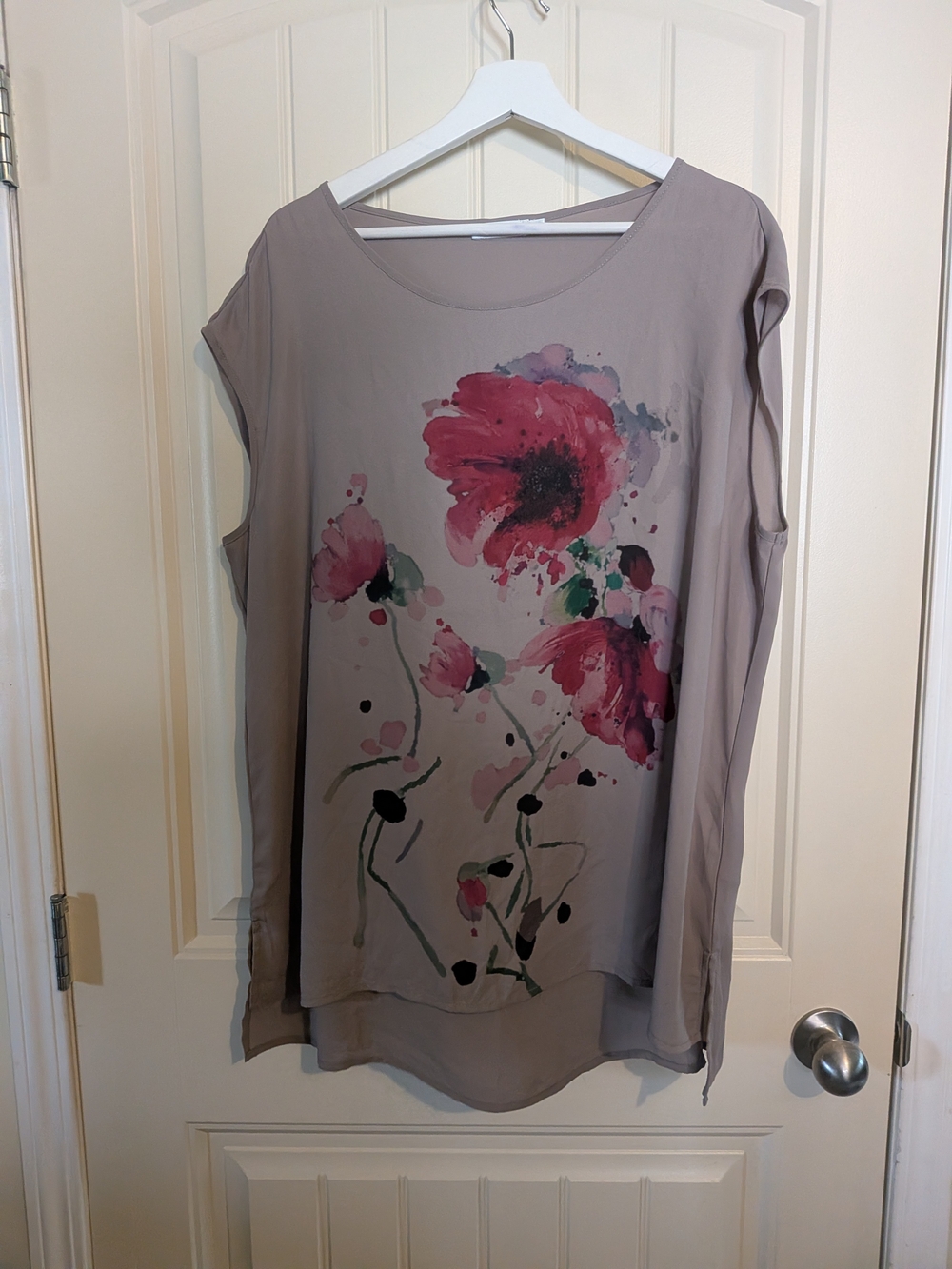 NWOT floral watercolor print taupe women's blouse